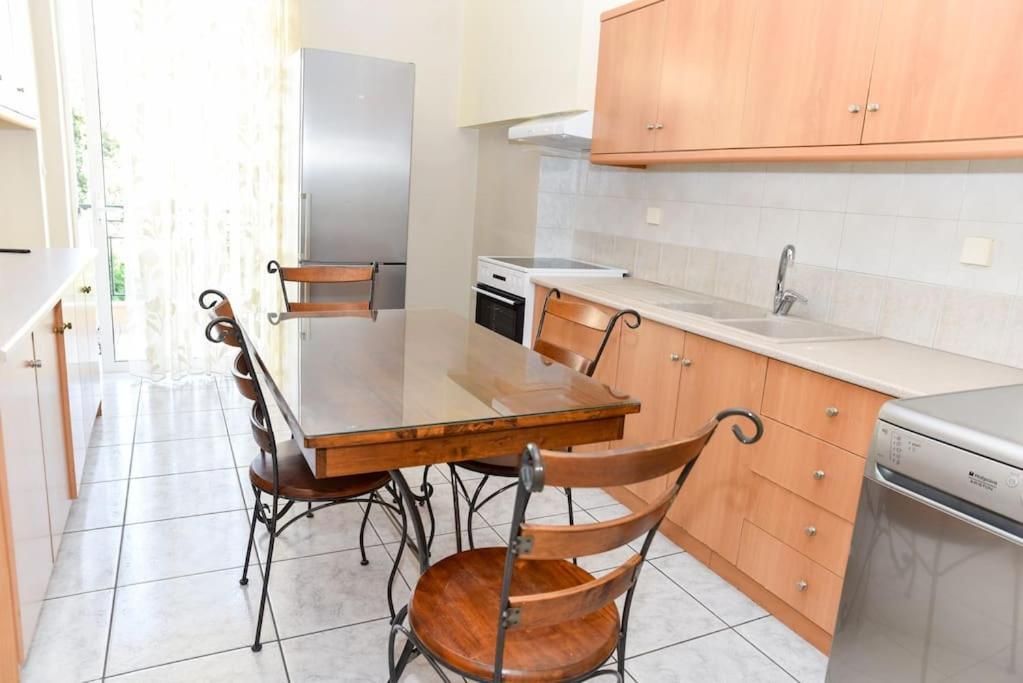 Aposperite Apartment Каламата Екстериор снимка